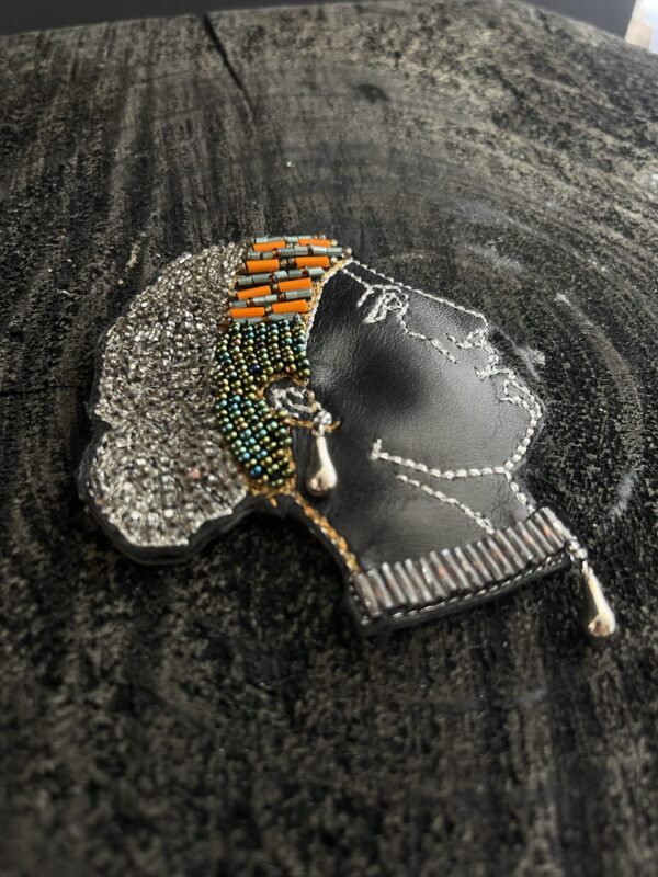 brooch 3